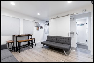 Building Photo - 14248 Oxnard St