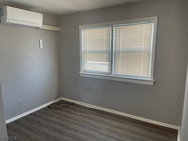 Building Photo - 1112 Rivington St