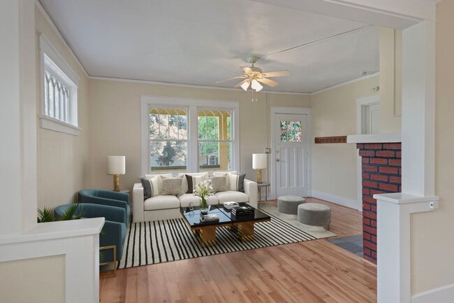 Building Photo - Charming Westside Duplex! Minutes from Dow...