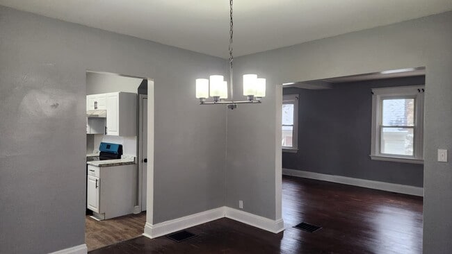 Building Photo - 8454 Plainfield Rd