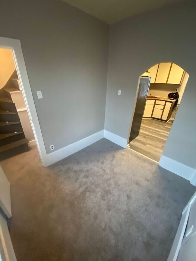 Building Photo - 2415 S 16th St.