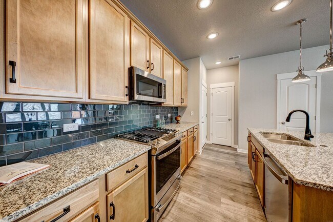 Building Photo - Gorgeous New Build 3 Bed 2 1/2 Bath in Tim...