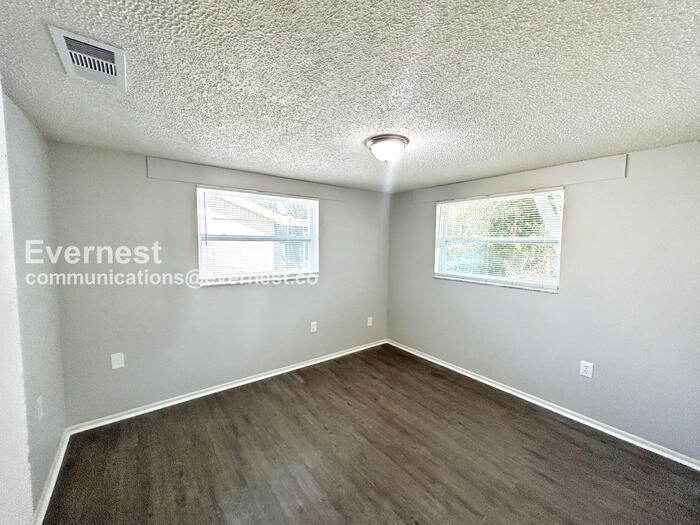 Building Photo - 11710 Paige Dr