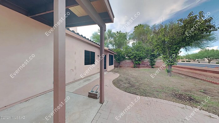 Building Photo - 12690 N Bandanna Way