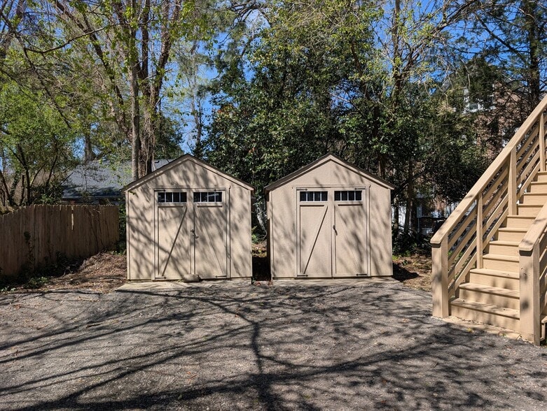 Building Photo - 117 1/2 Park Rd