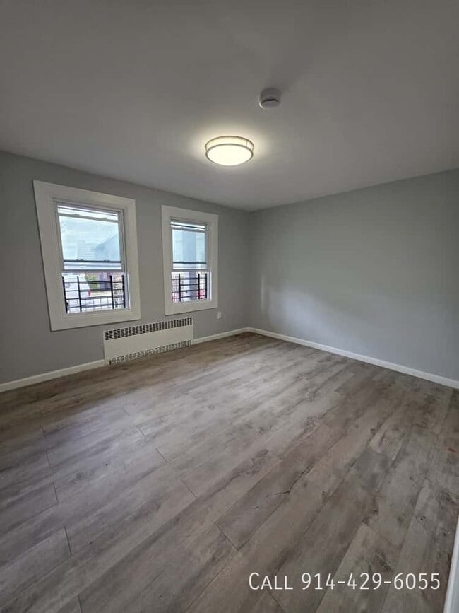 Building Photo - 176 Webster Ave