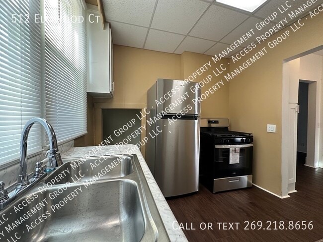 Building Photo - 512 Elmwood Ct