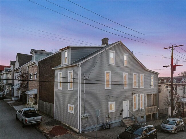 Building Photo - 3900 Howley St