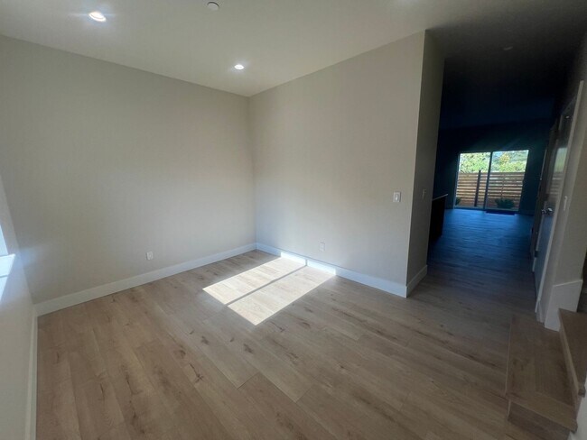 Building Photo - 2155 Siddle Loop