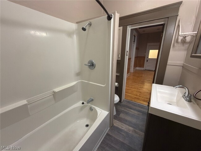 Building Photo - 153 S Main St