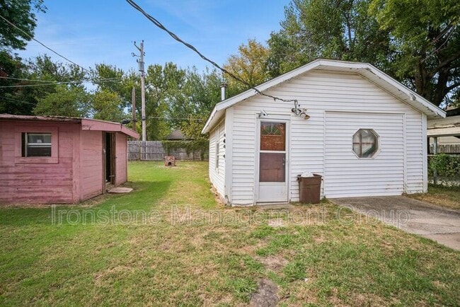 Building Photo - 1412 S Florence Pl