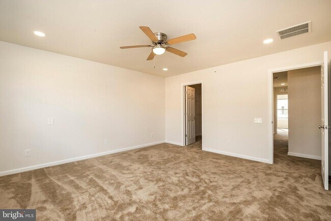 Building Photo - 9 Nicklaus Dr