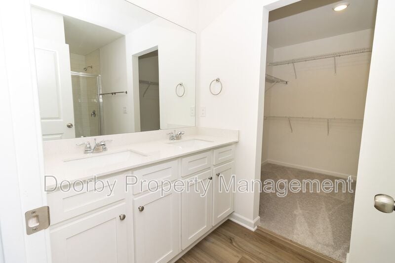 Building Photo - 115 Saddlebred Wy