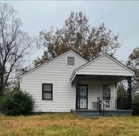 Building Photo - Renovated house in quite Neighborhood