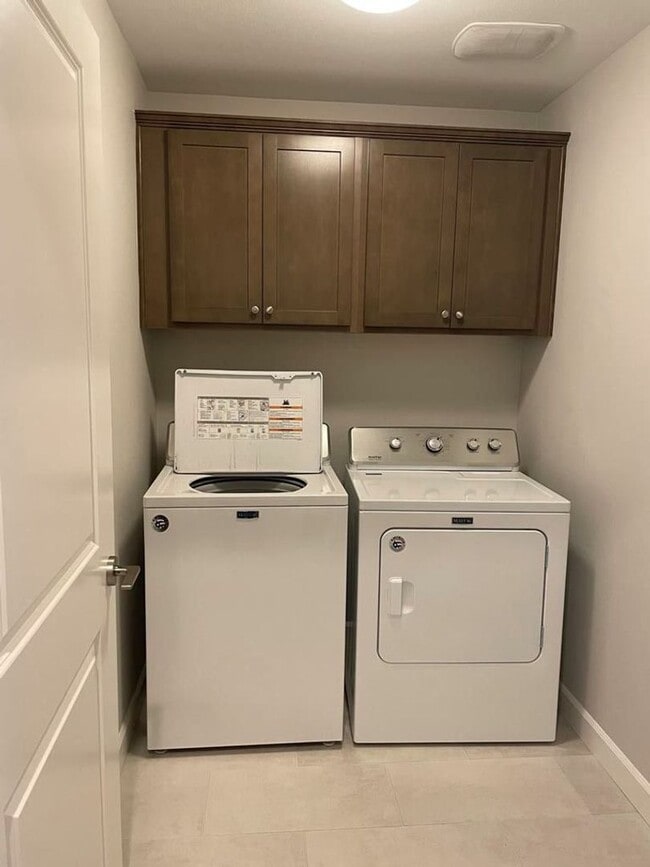 Building Photo - 3 Bed,2.5 Bath Townhome at the Landing At Salmon Creek
