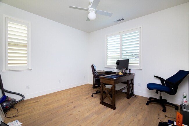 Building Photo - Gorgeous Custom Upgraded Serrano Home!