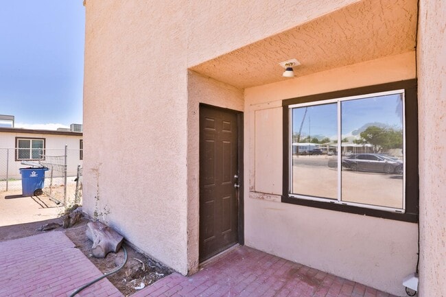 Building Photo - AZ21-033