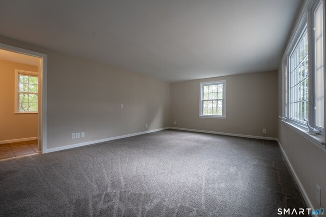 Building Photo - 30 Hillsboro Dr