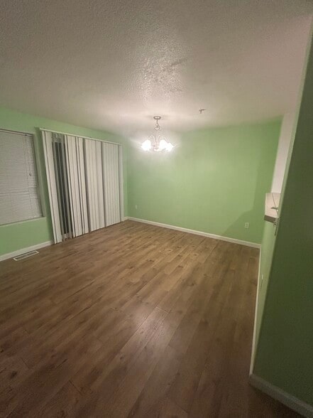 Building Photo - 10723 SW Canterbury Ln