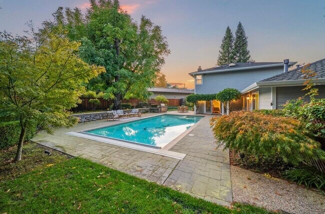 Building Photo - 399 Verona Ave