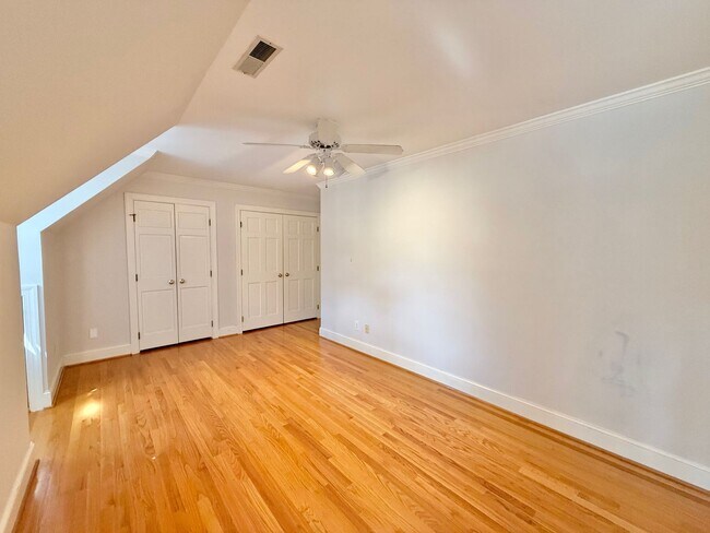 Building Photo - **OFFERING REFUNDABLE APPLICATION FEES & $250 MOVE IN PROMOTION** Incredible 5BD, 4.5BA House in ...
