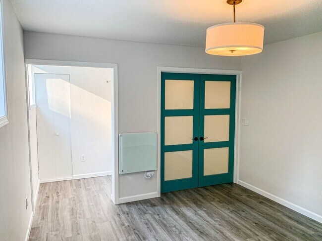 Building Photo - Spacious 4 bedroom house on a quiet North Ballard/Crown Hill  location
