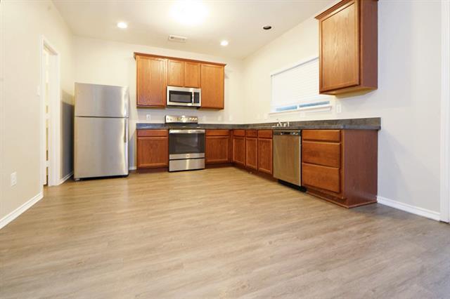 Building Photo - 1612 Cambridge Dr