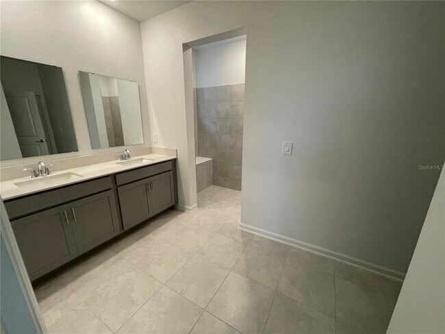 Building Photo - 2623 Runners Cir