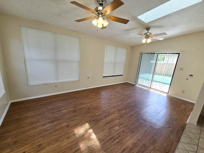 Building Photo - 1232 Woodridge Ct