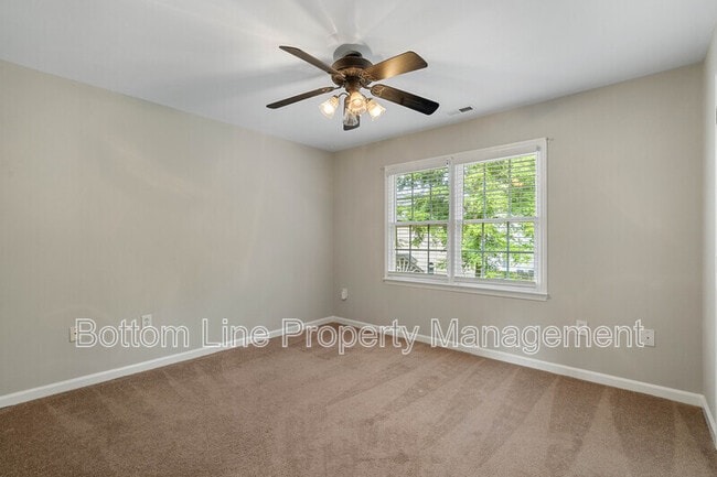 Building Photo - 1500 Candlewyck Ct