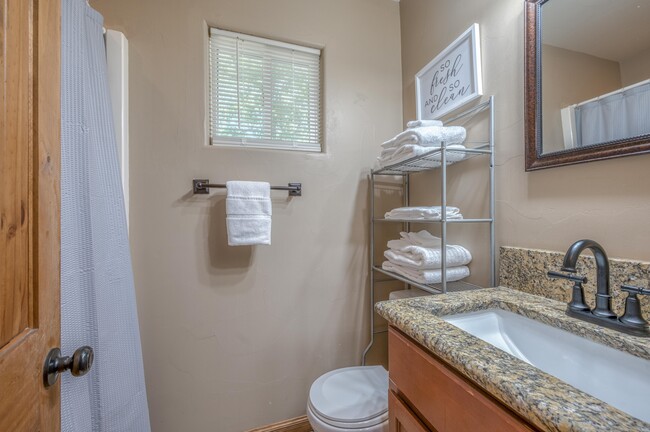 Building Photo - 160 Sun Mountain Loop