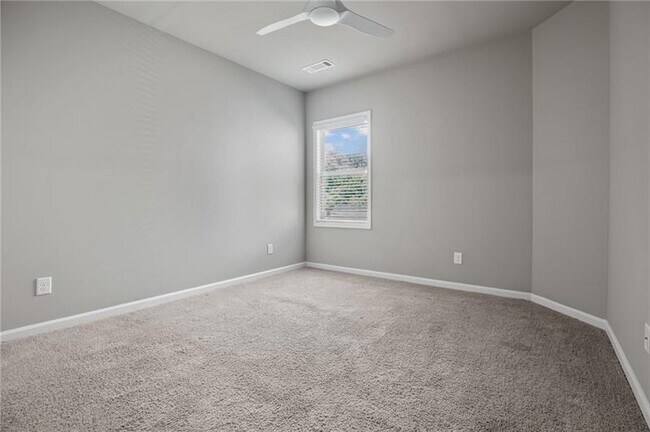 Building Photo - 1153 Chester Wy