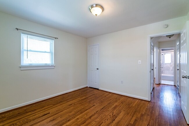 Building Photo - Lovely and Updated 4 Bedroom 2 Bath Cape C...