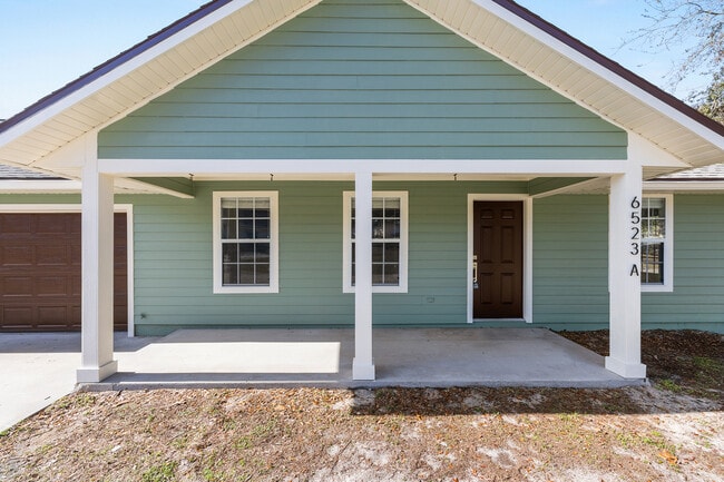 Building Photo - 6523 NW 109th Pl