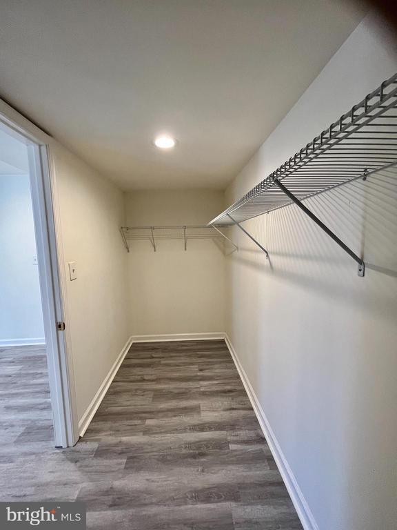 Building Photo - 19917 Knollcross Dr