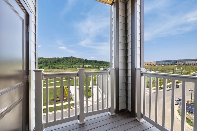 Building Photo - 1611 POTOMAC SHORES Pky