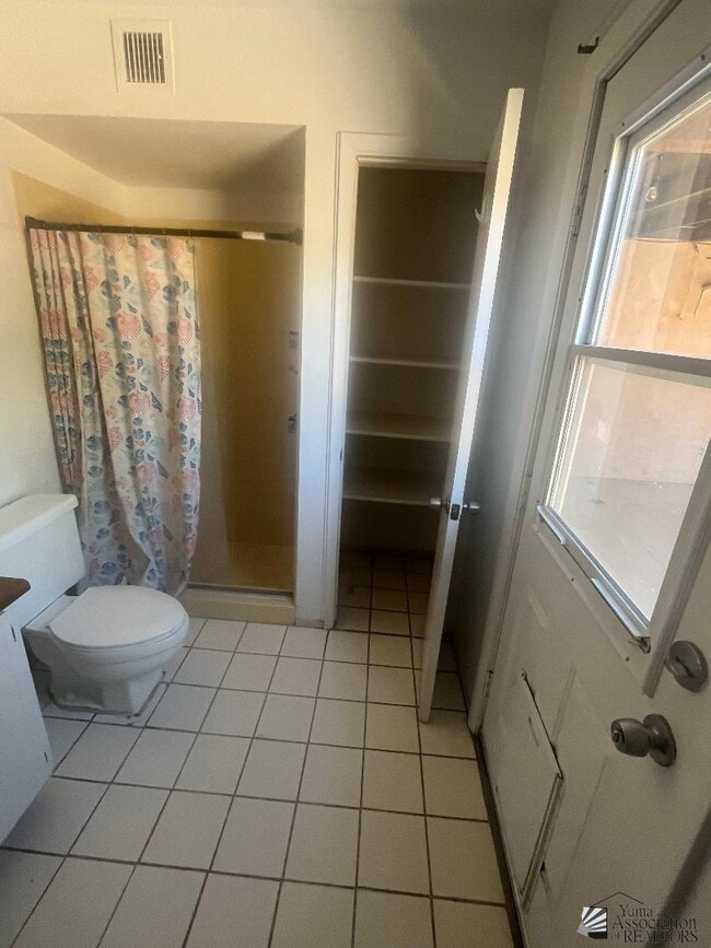 Building Photo - 1424 E Sunset Ct