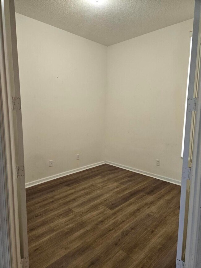 Building Photo - 2926 E Fontana Ct