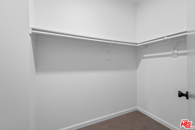 Building Photo - 3516 Vía Dolce