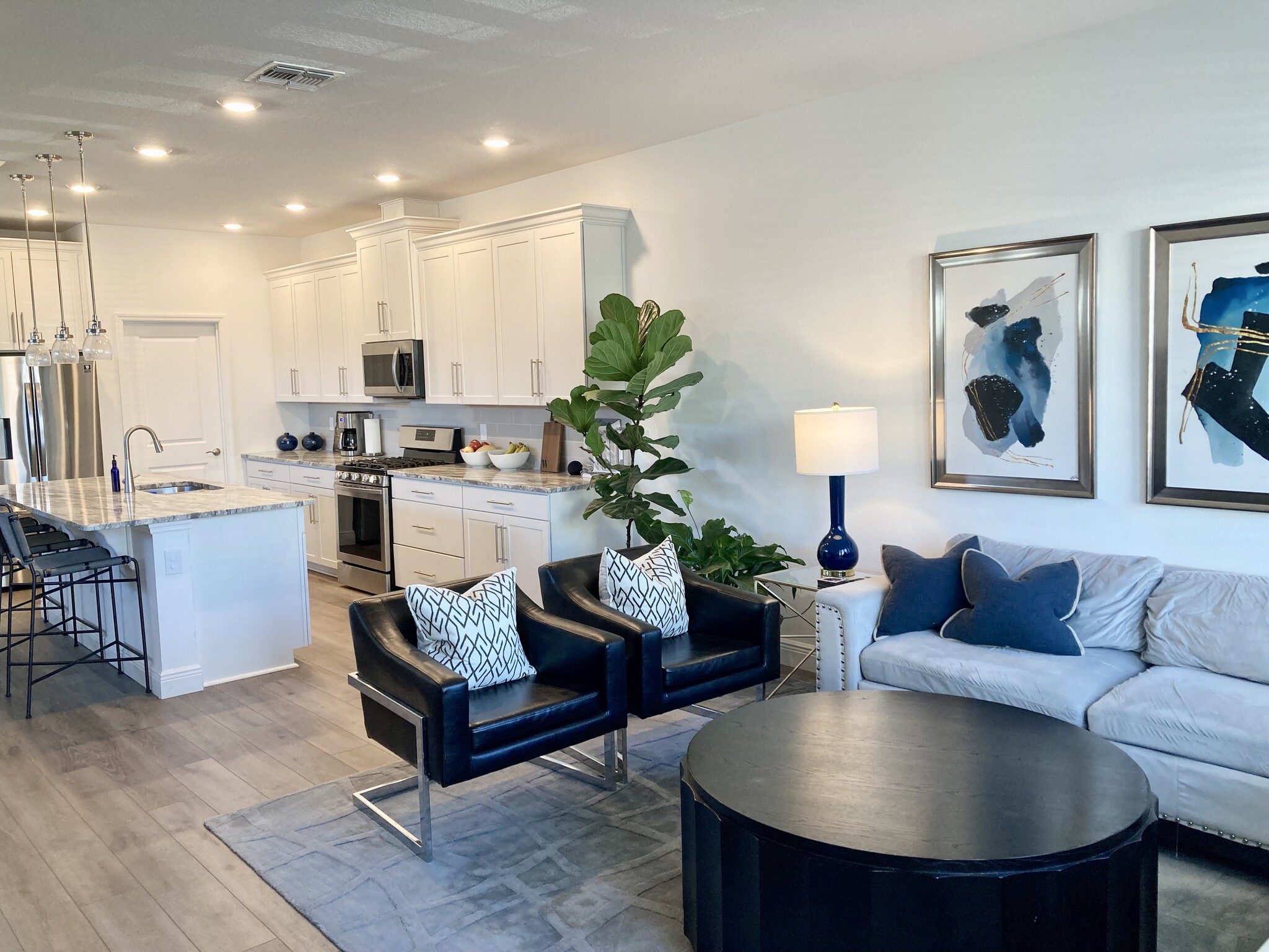 Building Photo - 15098 Lebeau Loop