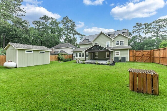 Building Photo - 15407 Cypress Gdns Dr