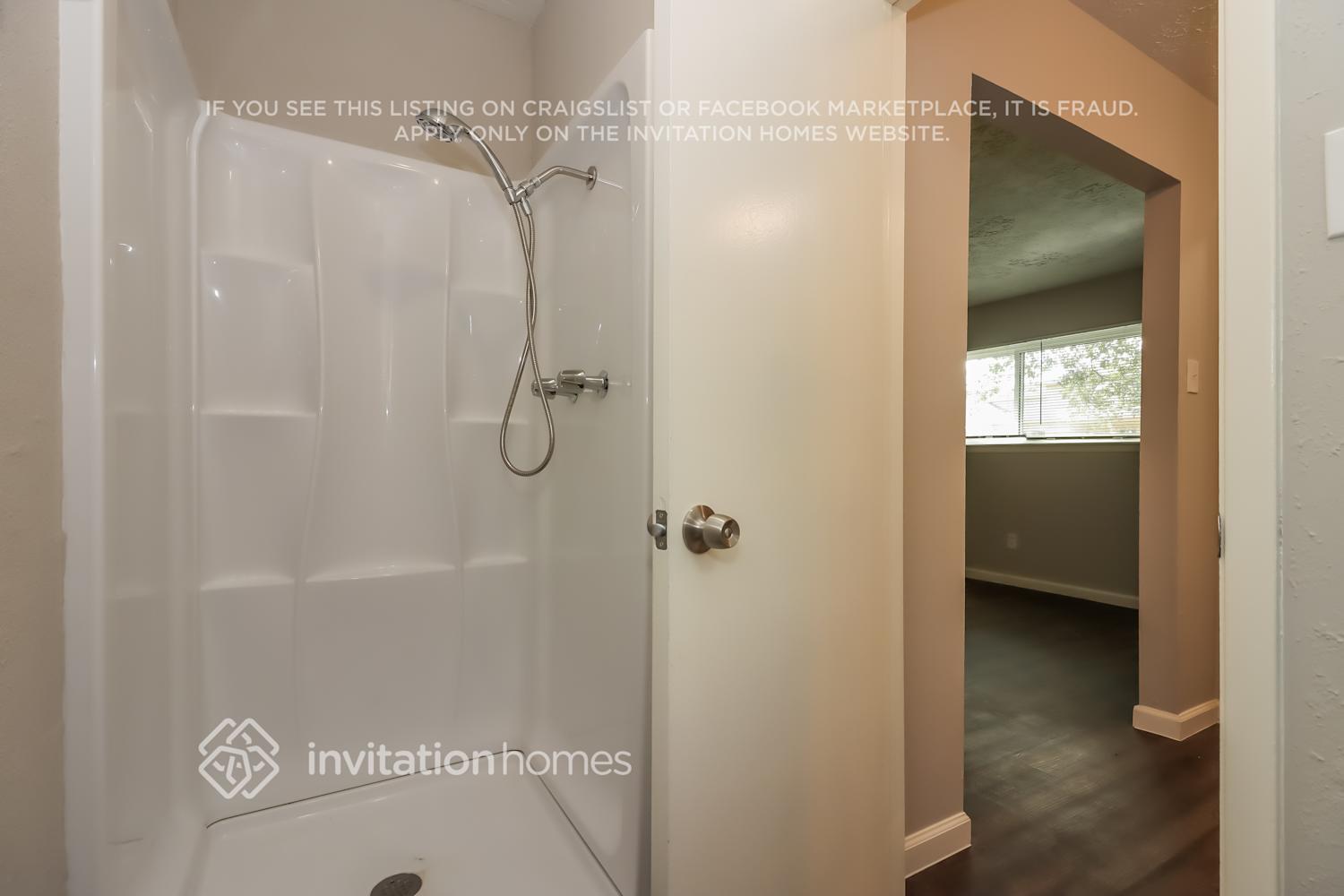 Building Photo - 23435 Verngate Dr