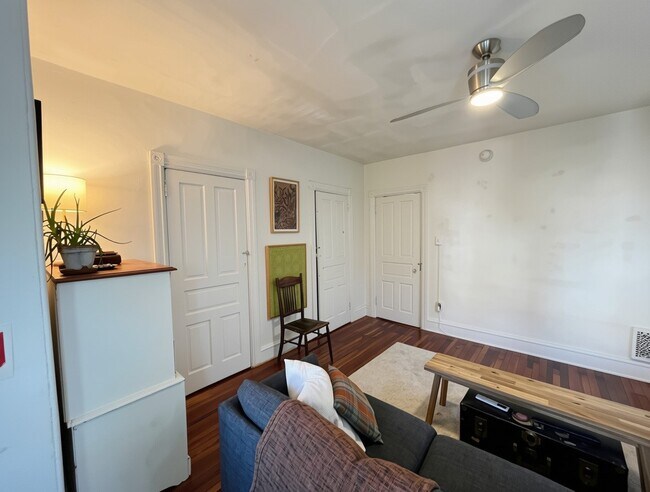 Building Photo - 234 S 44th St