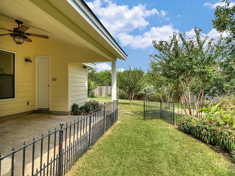 Building Photo - 6602 Pebble Spring Dr