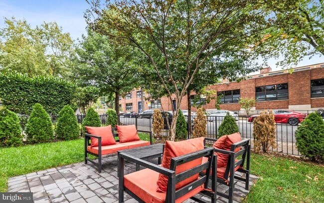 Building Photo - 2234 11th St NW