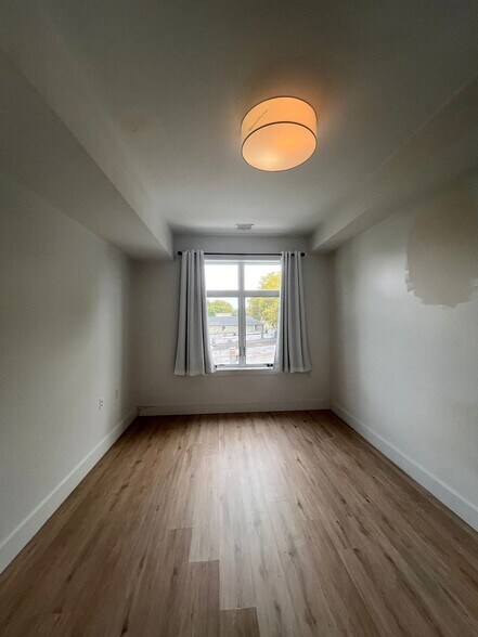 Building Photo - 276 Duncan Ave