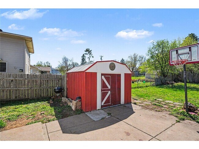 Building Photo - 7617 Lee Ave N