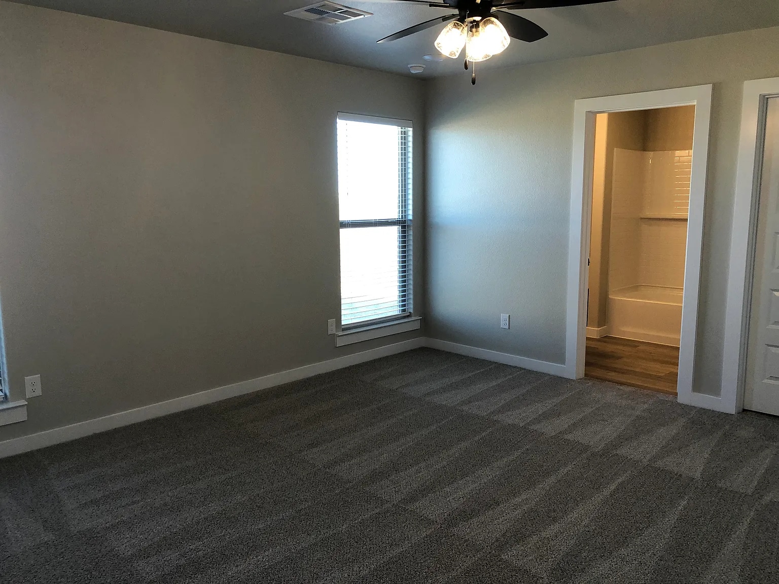 Building Photo - 13506 Avenue X