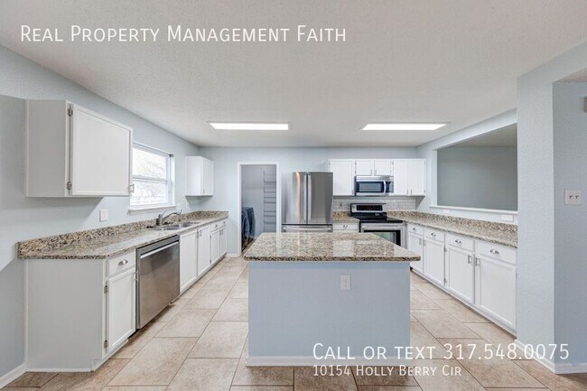 Building Photo - 10154 Holly Berry Cir