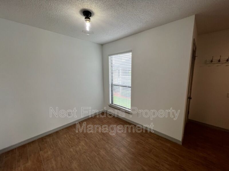 Building Photo - 10200 Belle Rive Blvd